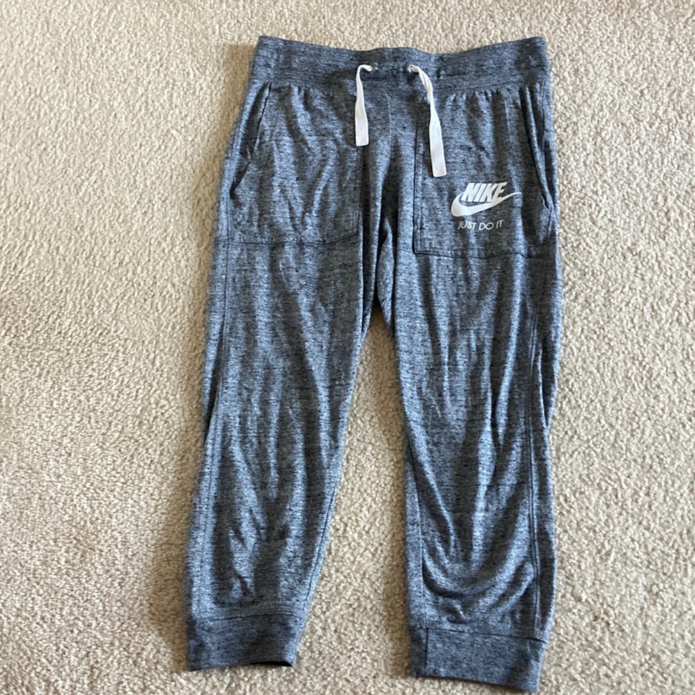 XS Nike Capri Sweatpants